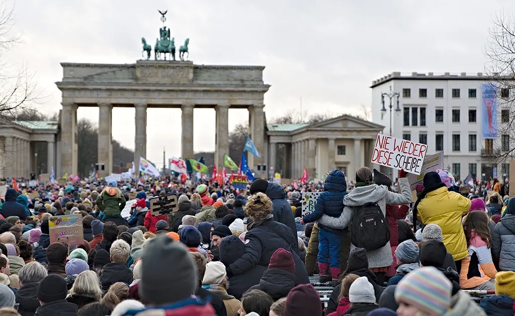 2437_VW_CC_gegenrechts