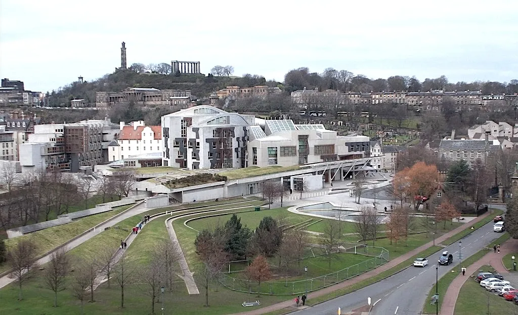 2627_AT_Russell_dinburghParliament